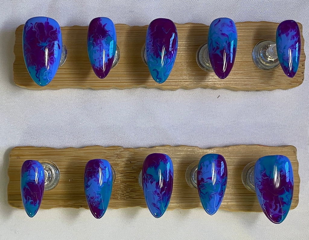 Surreal swirl Nails