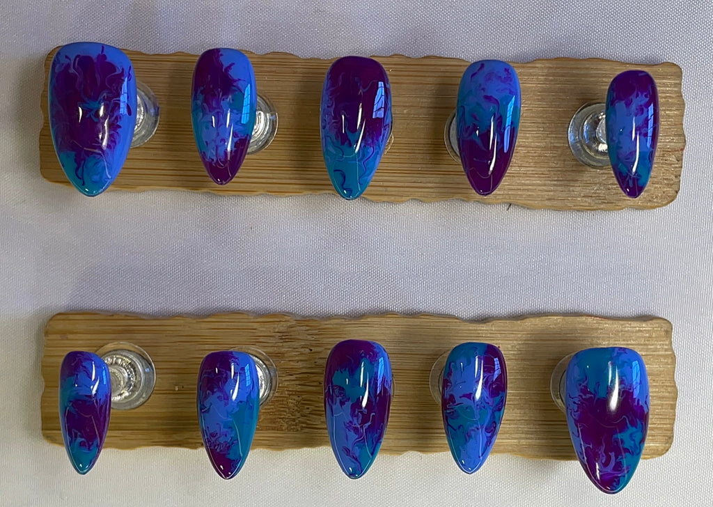 Surreal swirl Nails